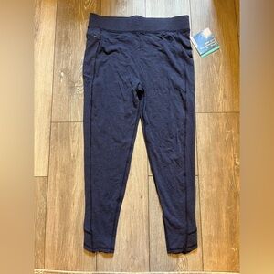 NWT Coolibar Women's LumaLeo leggings navy Blue Capri UPF 50+ Sun Protection M